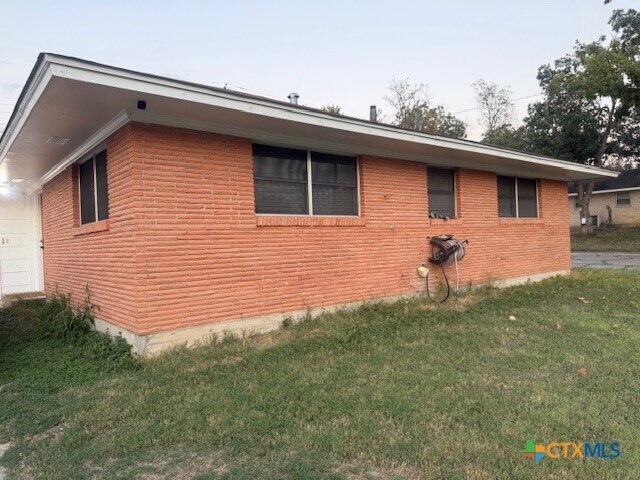 3402 Rosewood Dr in Temple, TX - Foto de edificio