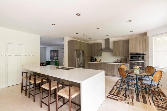3652 Falcon Ridge Cir in Weston, FL - Building Photo - Building Photo