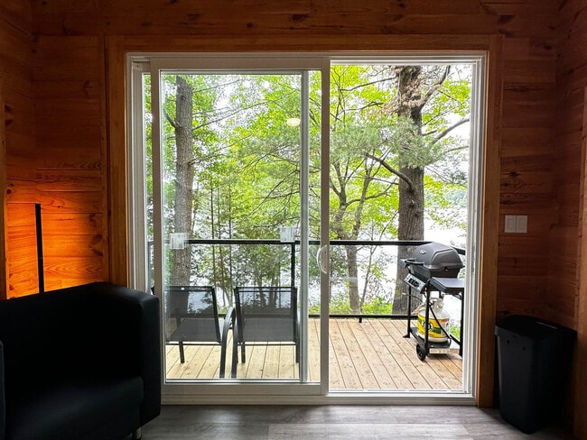 28 Hall's Quarry Rd in Parry Sound, ON - Building Photo - Building Photo