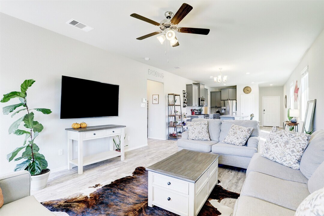 16454 Rosary Pea Pl in Shenandoah, TX - Building Photo