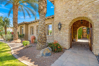 56025 Village Dr in La Quinta, CA - Building Photo - Building Photo