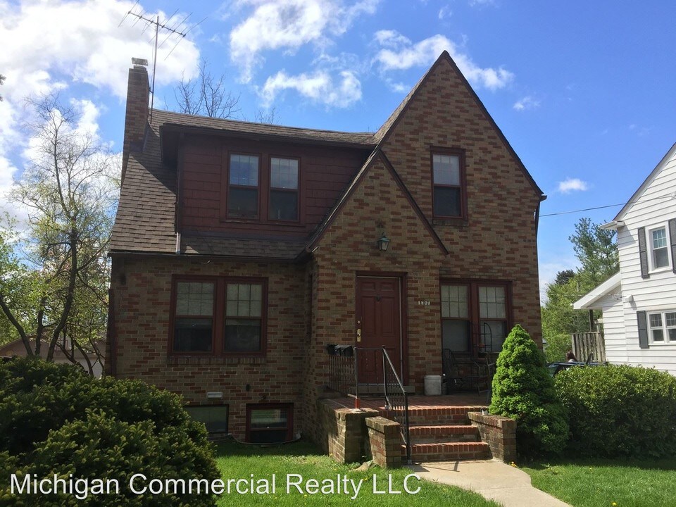 1809 Jackson Ave in Ann Arbor, MI - Building Photo