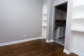 7130 S Jeffery Blvd in Chicago, IL - Building Photo - Building Photo