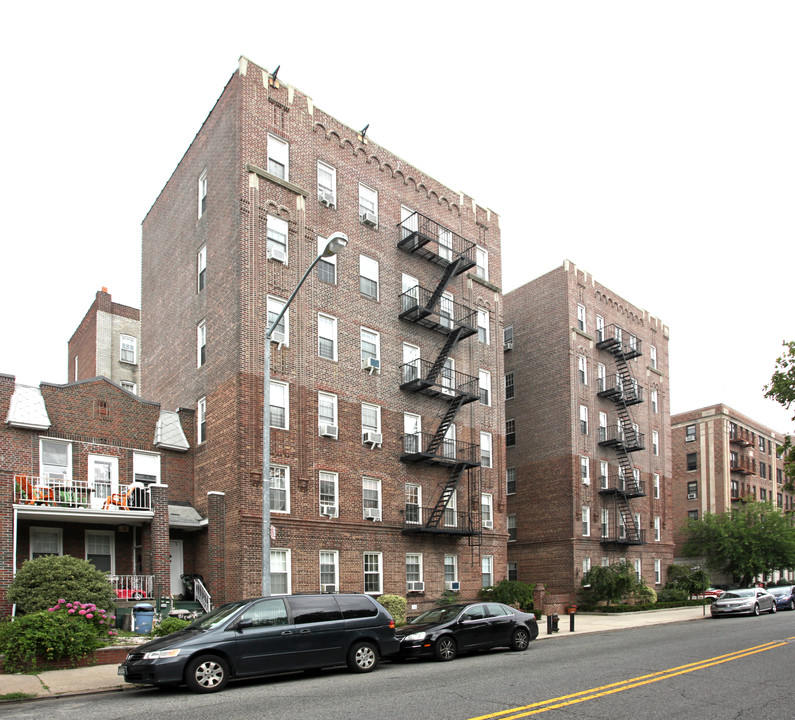 8802 Ridge Blvd in Brooklyn, NY - Foto de edificio