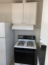 516 W MacArthur Blvd-Unit -516 #2 in Oakland, CA - Building Photo - Building Photo