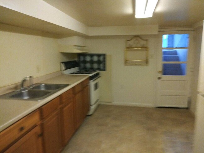 625 E Market St-Unit -1 in York, PA - Building Photo - Building Photo