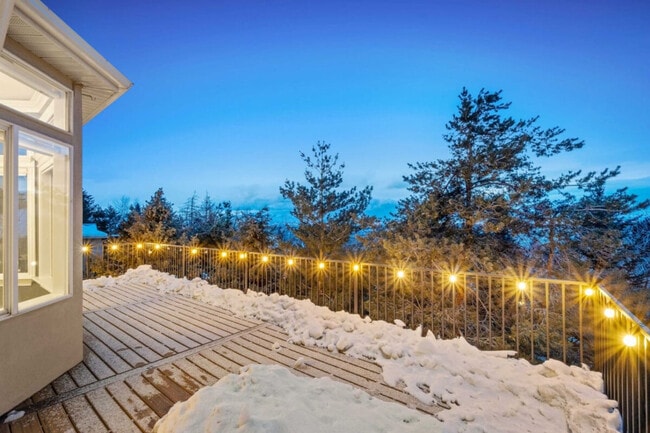 10098 Wasatch Blvd in Sandy, UT - Building Photo - Building Photo