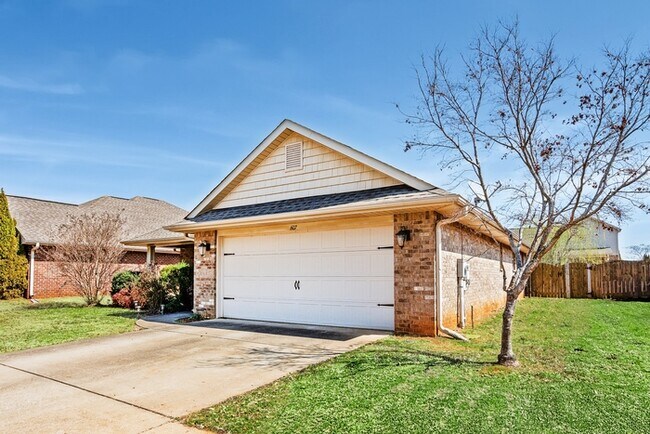 607 Durbin Ln SW in Madison, AL - Foto de edificio - Building Photo