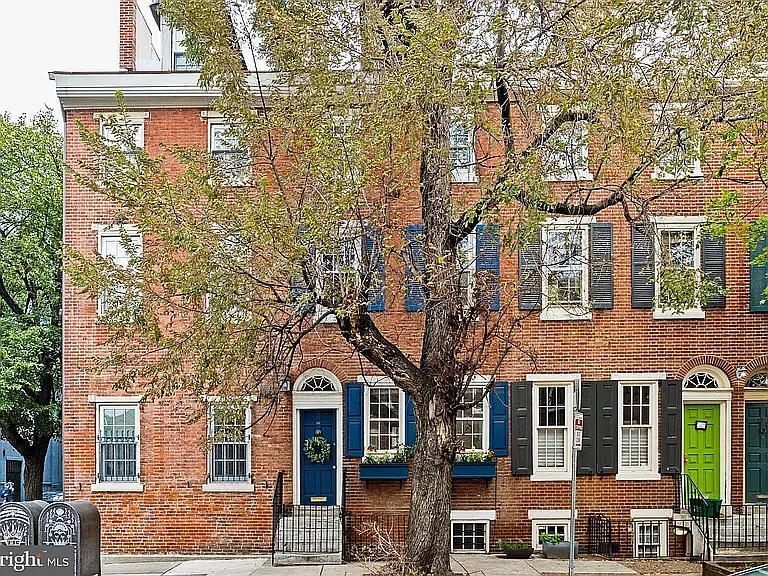 1245 Lombard St in Philadelphia, PA - Building Photo