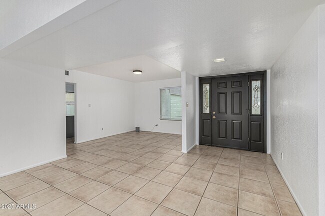 16216 N 33rd Dr in Phoenix, AZ - Building Photo - Building Photo