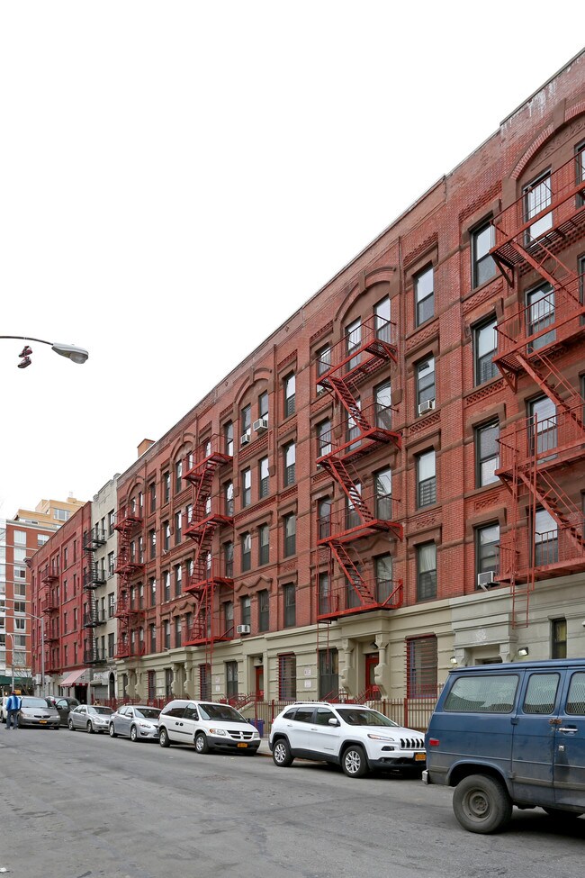 279 W 118th St in New York, NY - Foto de edificio - Building Photo