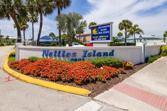 property at 122 Nettles Blvd