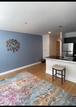 2504 Western Ave, Unit Apt 326 in Seattle, WA - Building Photo - Building Photo