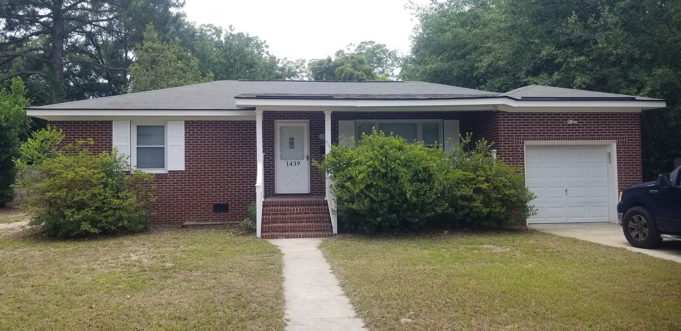 1439 Allen St in Mount Pleasant, SC - Foto de edificio
