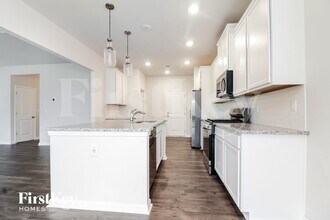 621 Goldburn Wy in Simpsonville, SC - Foto de edificio - Building Photo