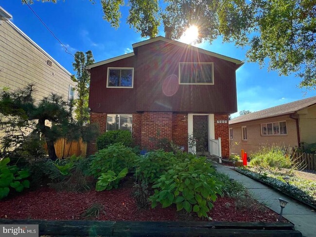 property at 5222 MacArthur Blvd
