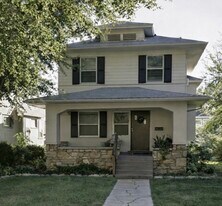 321 N Lawn Ave in Kansas City, MO - Building Photo