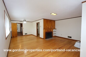 2803-2807 NE Hoyt St-Unit -2805 in Portland, OR - Foto de edificio - Building Photo