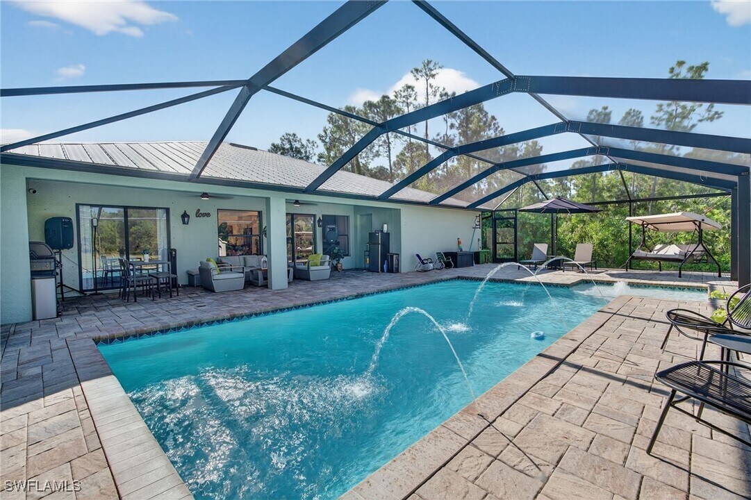 4585 20th St NE in Naples, FL - Building Photo