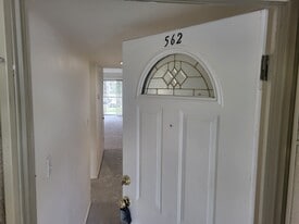 562 Ebbtide Cir, Unit 562 in Port Hueneme, CA - Building Photo