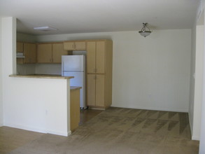 Oakhurst Apartments in Olivehurst, CA - Building Photo - Building Photo