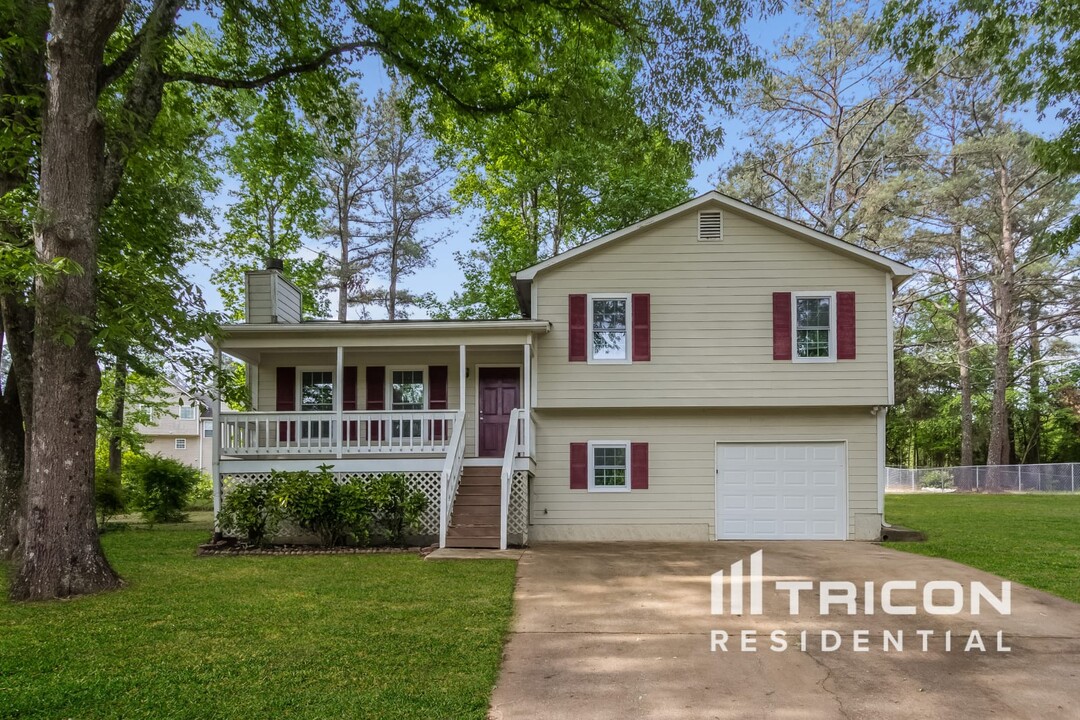 80 Meadowbrook Ln in Dallas, GA - Building Photo