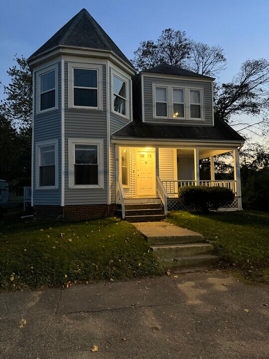 70 Beach Rd, Unit Upperunit in Salisbury, MA - Building Photo