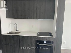 370 Martha St in Burlington, ON - Building Photo - Building Photo