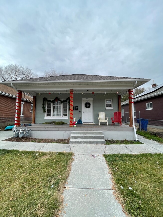 property at 2227 Quincy Ave