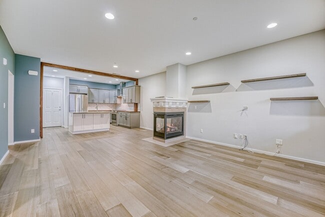 1816 10th Ave NE in Issaquah, WA - Building Photo - Building Photo