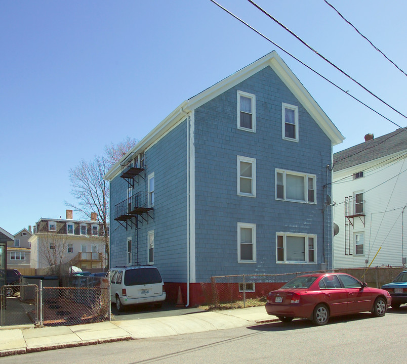 294 Tuttle St in Fall River, MA - Building Photo