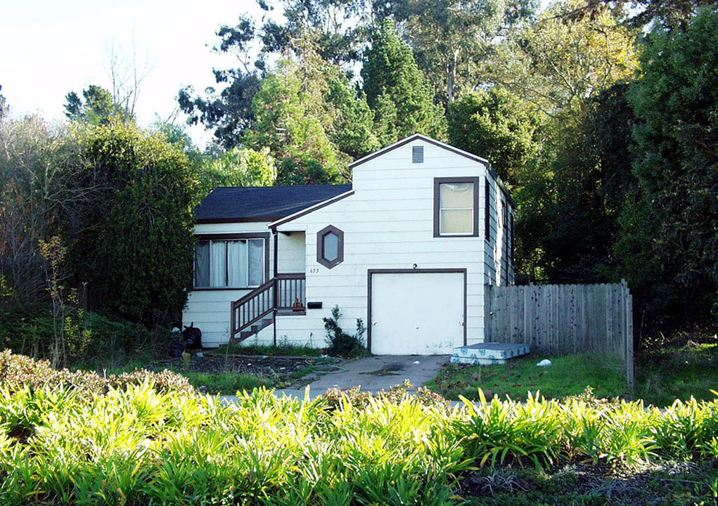 Multi-Family in Rodeo, CA - Building Photo