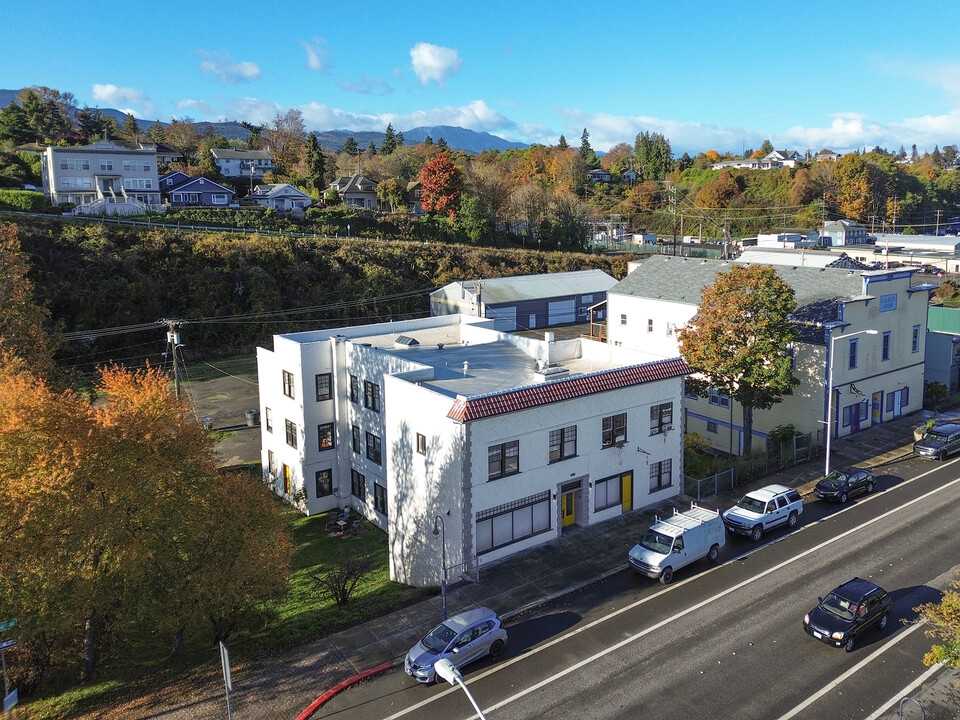 Bayview Apartments in Port Angeles, WA - Building Photo