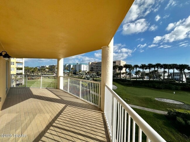4670 Links Village Dr, Unit C404 in Ponce Inlet, FL - Building Photo - Building Photo