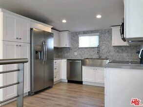 2211 Griffith Park Blvd-Unit -9 in Los Angeles, CA - Building Photo - Building Photo