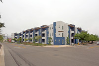 Fairbanks Terrace in San Diego, CA - Foto de edificio - Building Photo