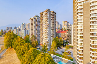 Beach Apartments in Vancouver, BC - Building Photo - Building Photo