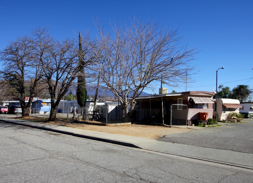 525 Palm Ave in Beaumont, CA - Building Photo