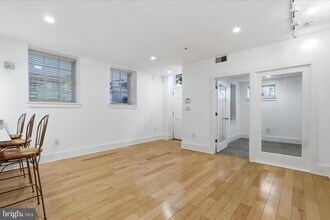 2818 Connecticut Ave NW in Washington, DC - Building Photo - Building Photo