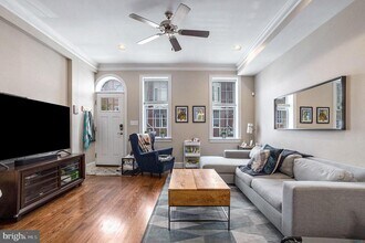2008 Carpenter St in Philadelphia, PA - Building Photo - Building Photo