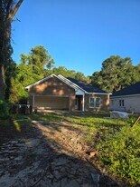 4805 Springhill Rd in Savannah, GA - Building Photo