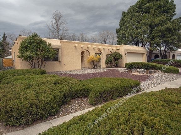 property at 5423 Royal Dr NE