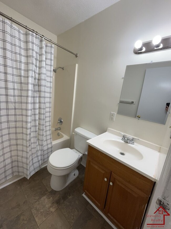 157 Bybee Woods Dr in McMinnville, TN - Building Photo - Building Photo