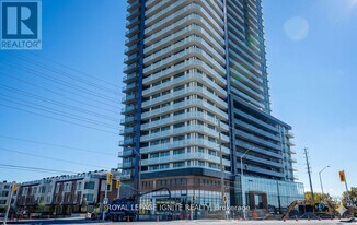 7895 Jane St in Vaughan, ON - Building Photo