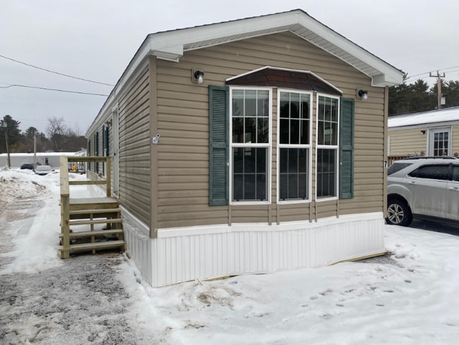 property at 7 Boulder Dr