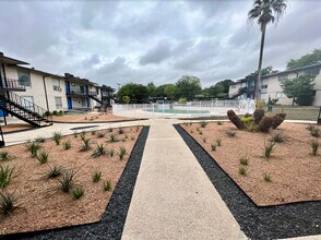 The Gobi Apartments in San Antonio, TX - Building Photo - Building Photo