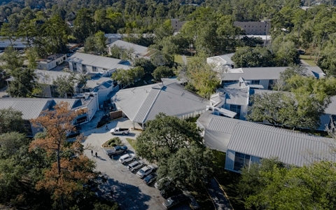 Rouquette Lodge in Mandeville, LA - Building Photo