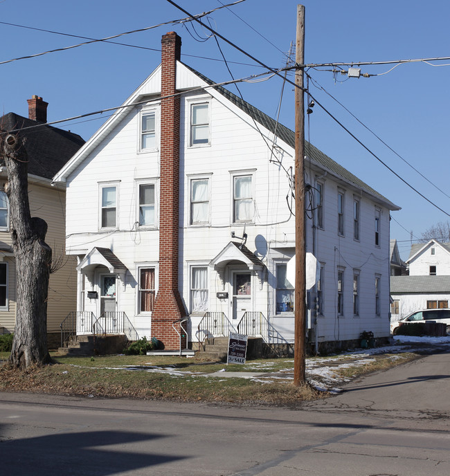 437-439 E 2nd St in Berwick, PA - Foto de edificio - Building Photo