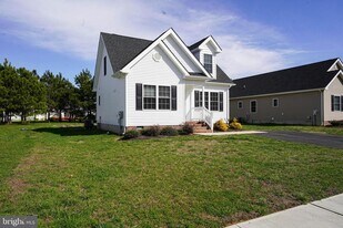 2005 S Old Mill Dr in Pocomoke City, MD - Building Photo