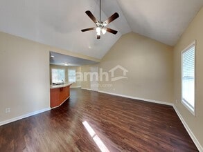 84 Glen Ridge Dr in Villa Rica, GA - Foto de edificio - Building Photo